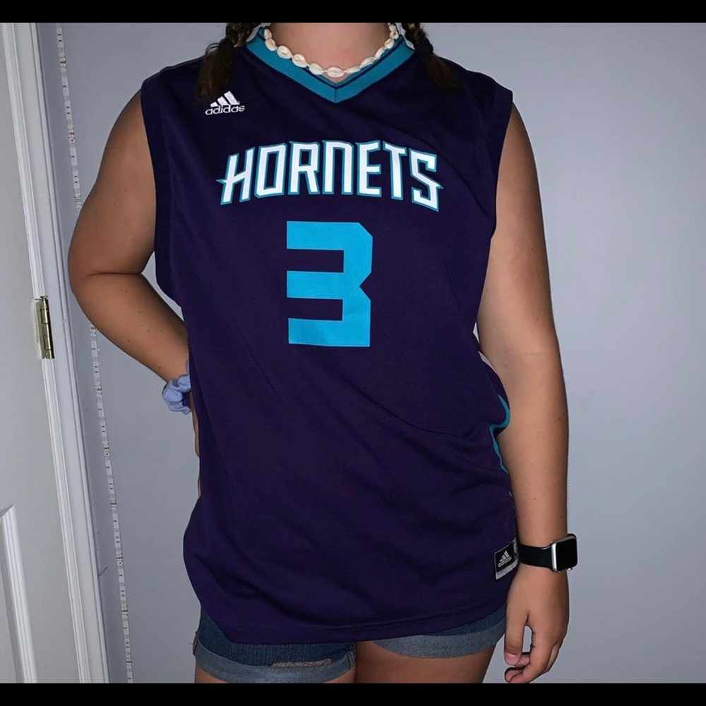 Hornets jersey fits kids XL-juniors M (collectors)